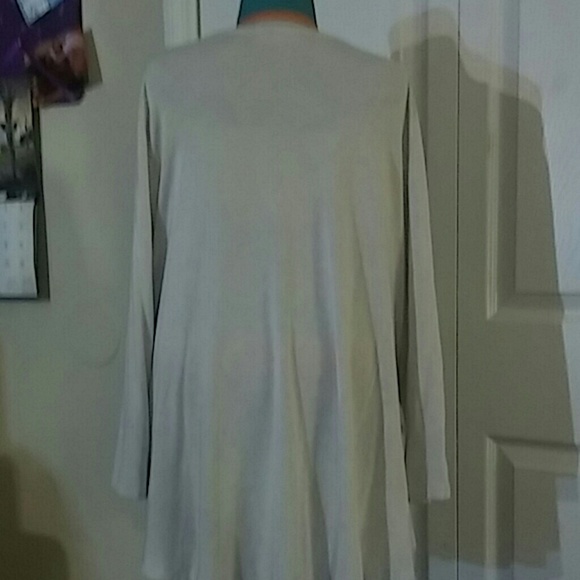 💙3/4 length sleeve Halston soft cream top💙 - Picture 4 of 6